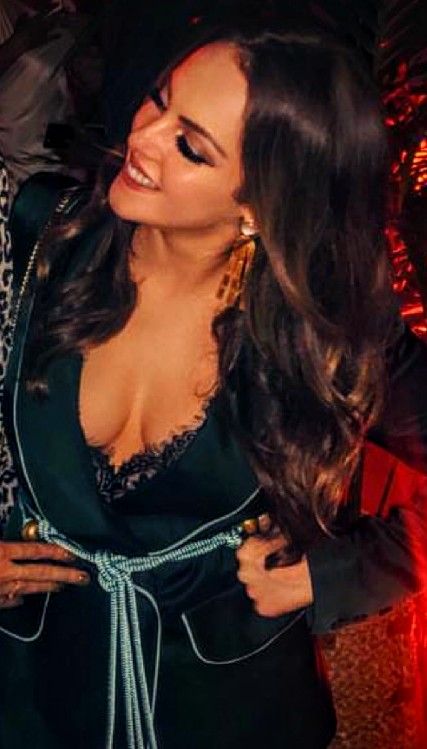 elizabeth-gillies
