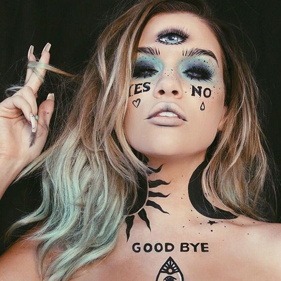 It takes some major skill to successfully craft a realistic third eye, so we give this makeup from ssssamanthaa some major props for starting our Illuminati conspiracy thoughts again.