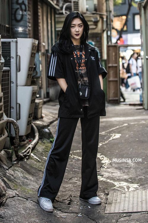 Lại phải xuýt xoa vá»i street style thu Äẹp khá»i bà n cãi cá»§a giá»i trẻ Hà n - Ảnh 11.