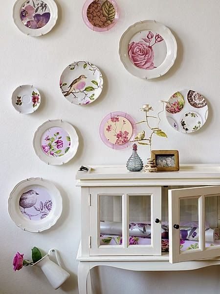 Servir refeições e, novamente, decorar paredes. O prato recupera uma antiga função e volta com tudo na decoração das paredes. Depois de ter...