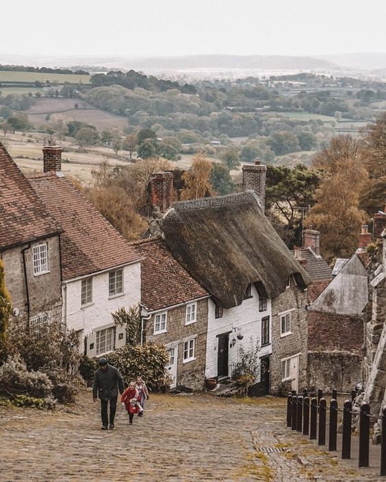 English country village of Shaftesbury