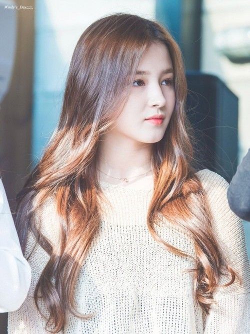 Mặc "phốt" gian lận doanh số, nhan sắc "bông hồng lai" Nancy (Momoland) vẫn khiến netizen phát sốt