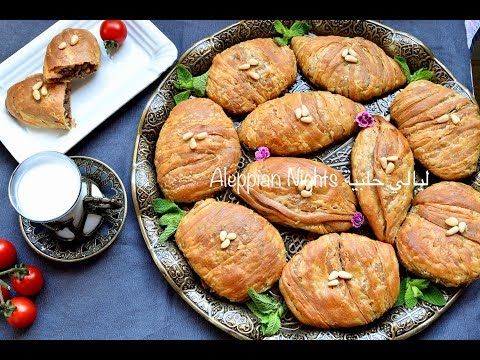 فتة الحمص باللحم والصنوبر Middle East Food Syrian Food Lebanese Recipes