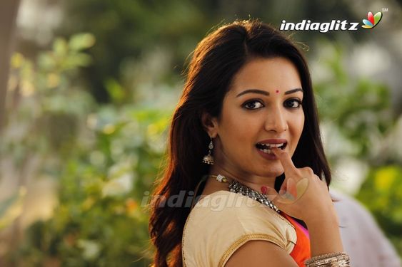 Catherine Tresa Photos - Telugu Actress photos, images, gallery, stills and clips - IndiaGlitz.com