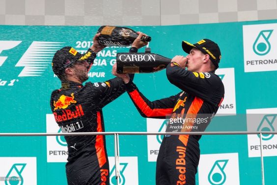 Daniel Ricciardo i Max Verstappen na podium GP Malezji Ostatni wyścig na torze Sepang