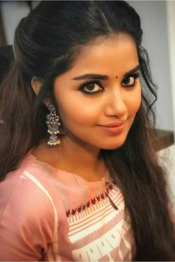 Anupama Parameswaran 👰\u200d♀️