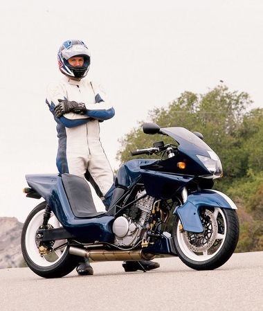 Riding Dan Gurney\'s Alligator Motorcycle