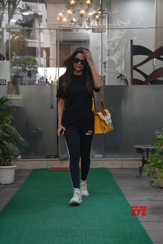 Mumbai: Amrita Arora seen at a salon in Bandra #Gallery - Social News XYZ Photos: #AmritaArora seen at a salon in Bandra