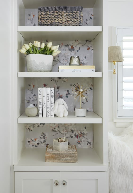 Built-Ins with Wallpaper