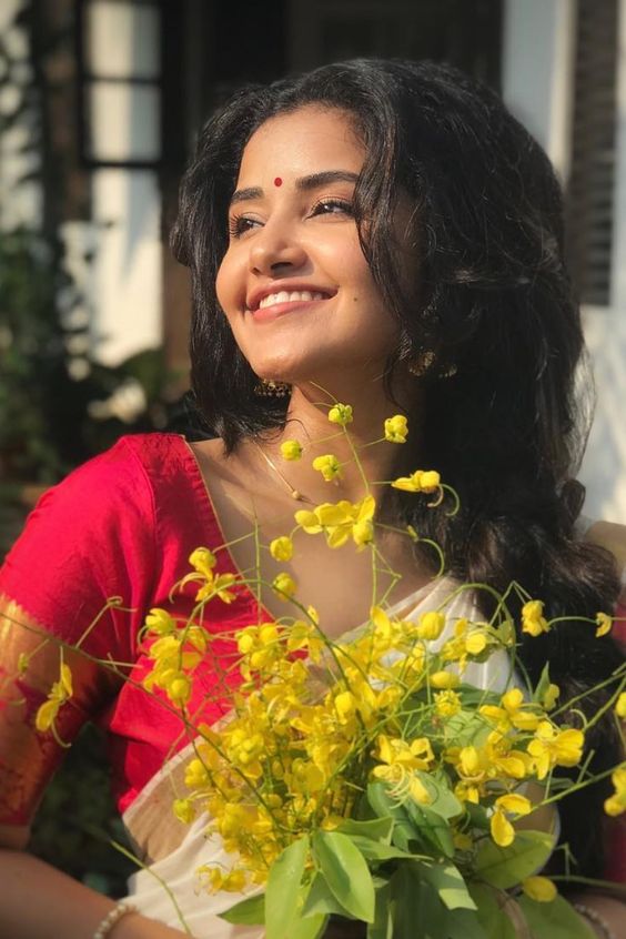Anupama Parameswaran - Photo Gallery - Suryan FM