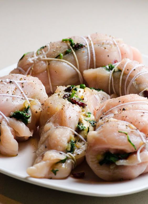 Chicken Stuffed With Brie, Spinach & Cranberries