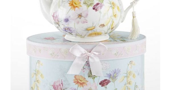 Dragonfly Delton 9.5 x 5.6" Porcelain Teapot in Gift Box Dragonfly Delton 9.5 x 5.6" Porcelain Teapot in Gift Box