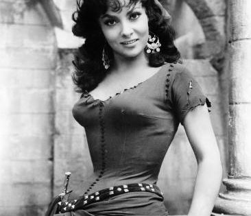 The Hunchback Of Notre Dame Gina Lollobrigida 1956 Photo Art Com In 2020 Gina Lollobrigida Italian Actress Hollywood