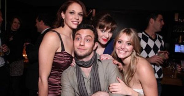 Amanda Righetti Danielle Panabaker Julianna Guill And Jonathan