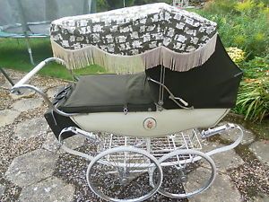 Vintage Coachbuilt Silver Cross Pram with Bag Sun Canopy And Vintage Coachbuilt Silver Cross Pram with Bag Sun Canopy And