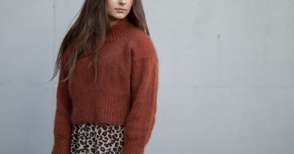 turtleneck sweater women knitting pattern | Tovet genser Elvira genser | Genser med høy hals dame garnpakke av