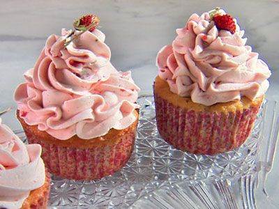 Martha S Strawberry Cupcakes Recipe Recipe Strawberry Cupcakes Strawberry Cupcake Recipes Cupcake Recipes