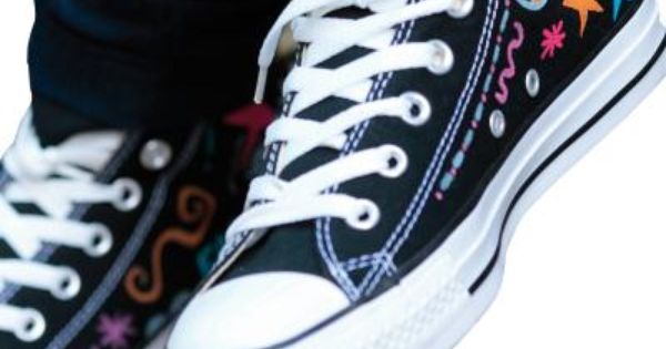 Idée de customisation de Converse et autres accessoires avec de la peinture textile ou des Posca. How to custo… | Customiser converse, Converse, Chaussures converse