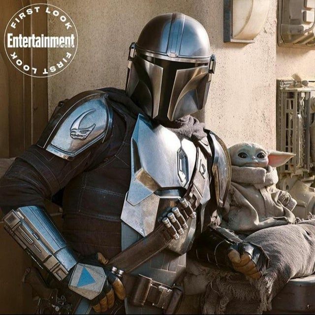 look at him just chilling with papa mando babyyoda papel de parede star wars star wars personagens imagens star wars
