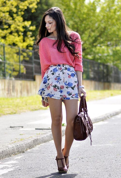 Descubre Cómo Combinar una Falda de Flores | Moda para mujer Descubre Cómo Combinar una Falda de Flores | Moda estilo