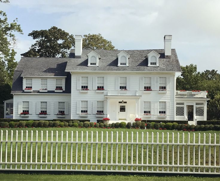 East Hampton NY | House exterior, Exterior, House styles
