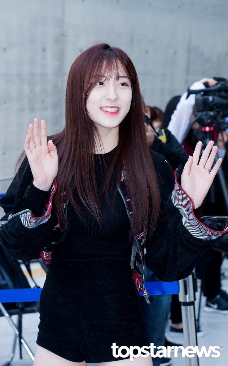 wjsn eunseo son juyeon seoul fashion week wjsn eunseo son juyeon seoul fashion week