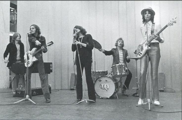 World Classic Rockers Touring Group World Classic Rockers Touring Group