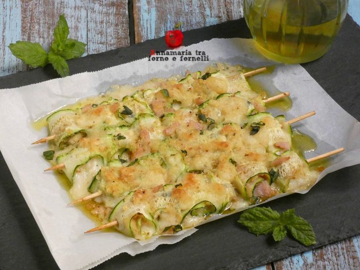 Spiedini di zucchine ripiene arrotolate | ANNAMARIA TRA FORNO E FORNELLI | Ricetta | Zucchine ripiene, Spiedini, Zucchine