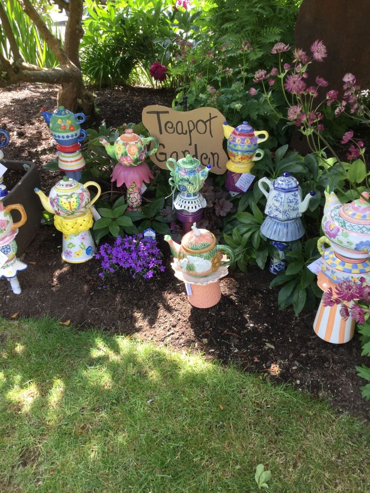 Alice In Wonderland Garden Decor Garden crafts, Glass garden art
