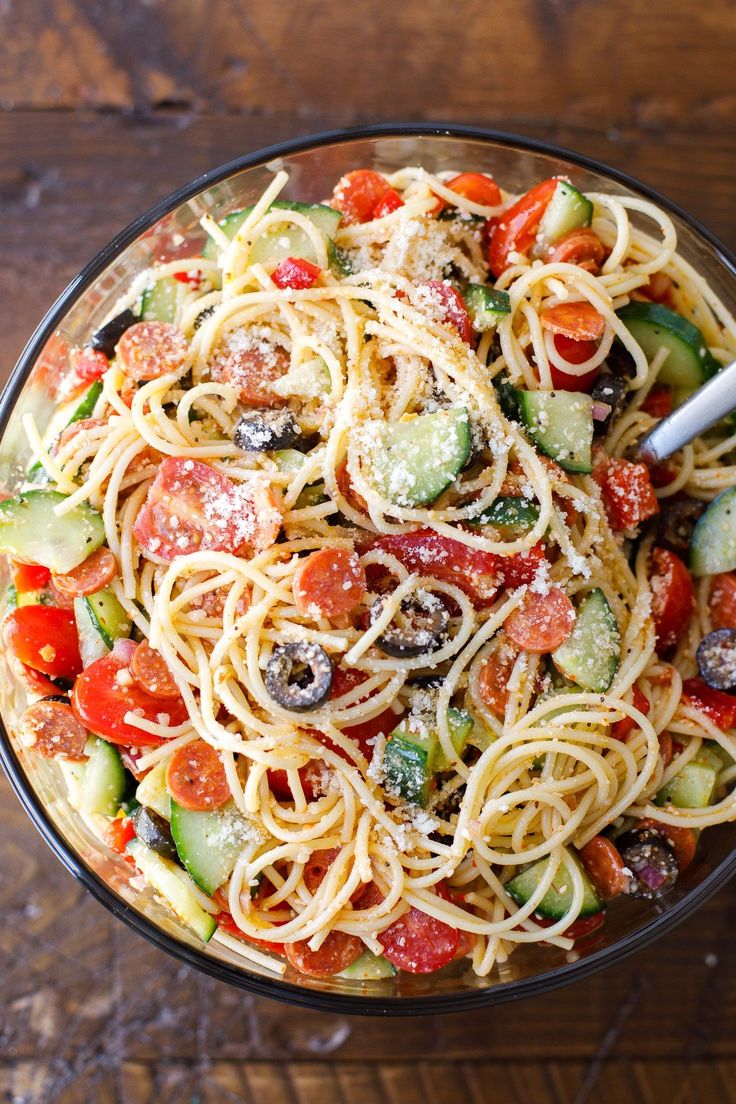 Our tasty Italian spaghetti salad is loaded with fresh vegetables ...