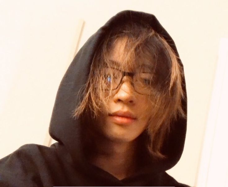 keshi got glasses keshi pretty people singer keshi got glasses keshi pretty people singer
