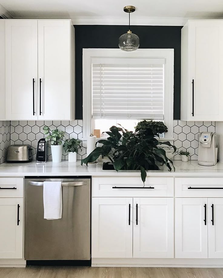 Modern Malibu White Shaker Cabinets Kitchen Design Home Decor Cabinet Modern Malibu White Shaker Cabinets, White Kitchen Cabinet Samples