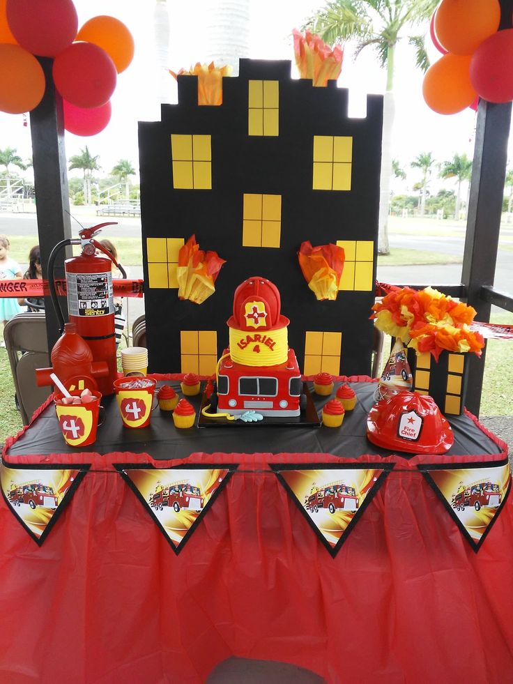 Cumpleaños de Bombero | Firefighter birthday cakes, Firetruck birthday