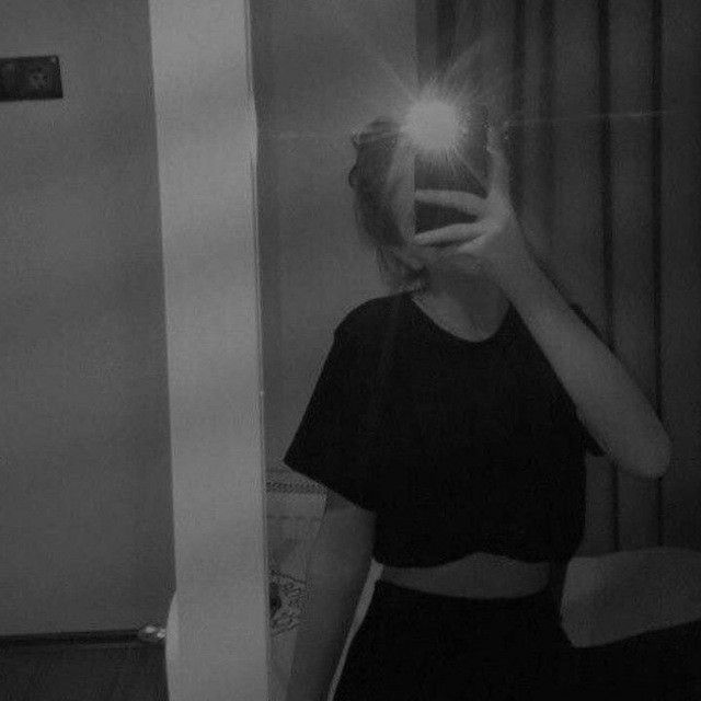 86 1l تعالو انستت Mirror Selfie Girl Selfies Poses Beautiful Facebook Mirror Selfie Girl Selfies Poses, Black And White Mirror Pic Of Girl