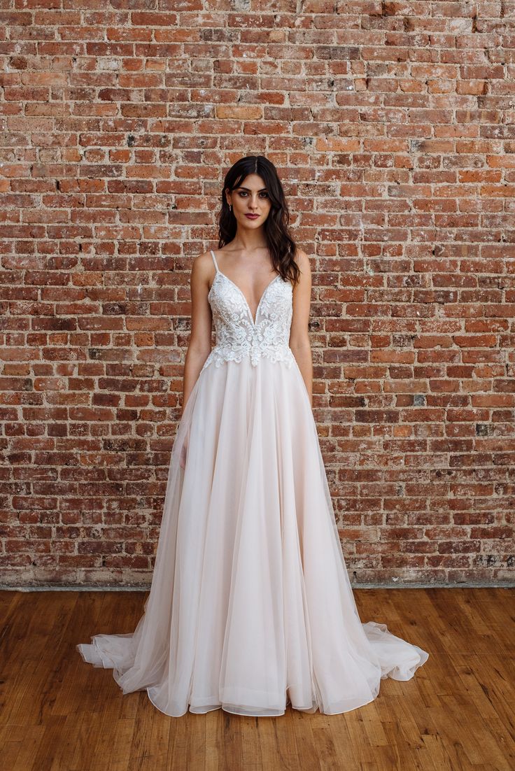 Past David's Bridal Coupon Codes David’s Bridal began its life as a small boutique in Fort Lauderdale run by David Reisberg and has since become the largest retailer of wedding dresses and prom gowns in the U.S. One in four brides walks down the aisle in a gown from David’s Bridal, and most of them save with David’s Bridal promo codes.