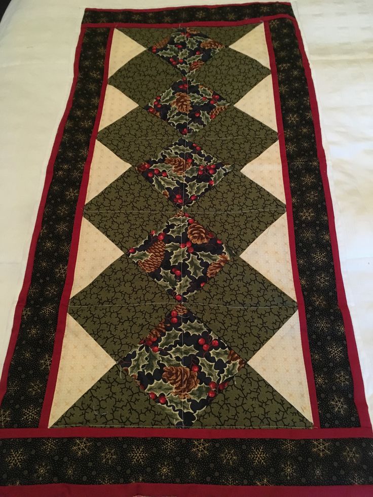 Christmas table runner. | Christmas table runner, Table runners