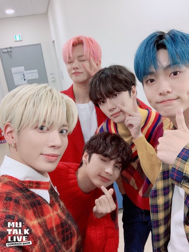 Pin de BTS - TXT - ENHYPEN em TXT - MOA | K idols, Fotos, My idol