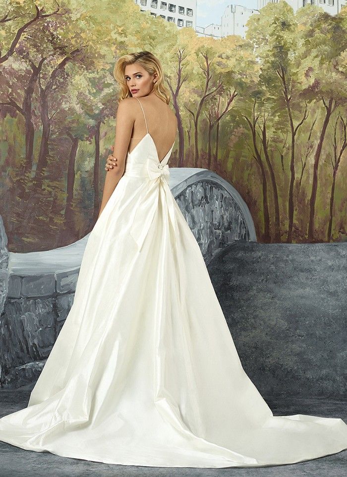 Best 25 Justin Alexander Bridal Ideas On Pinterest Sweetheart Justin Alexander Wedding Dresses Style 8927