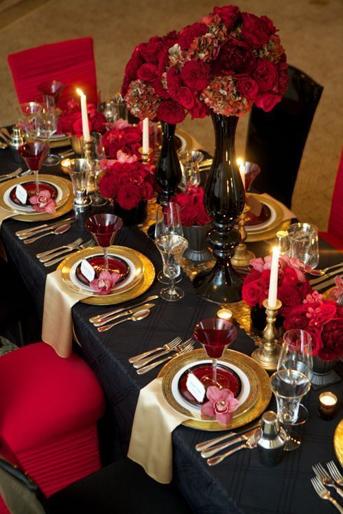 10 Ways to Add Big City Glam to Your Wedding Reception | Wedding Reception Ideas | City Themed Weddings | Black and Red Decor Candles