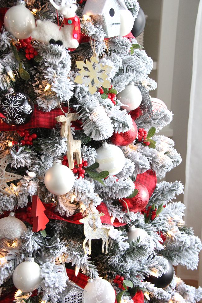 red and white ornaments 1760 best christmas images on pinterest merry love - Red White Green Christmas Decor red and white ornaments 1760 best christmas images on pinterest merry love - Red White Green Christmas Decor
