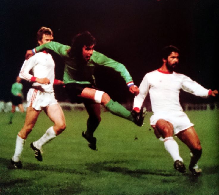 B. Munich 1 St Etienne 0 in May 1976 at Hampden Park, Glasgow