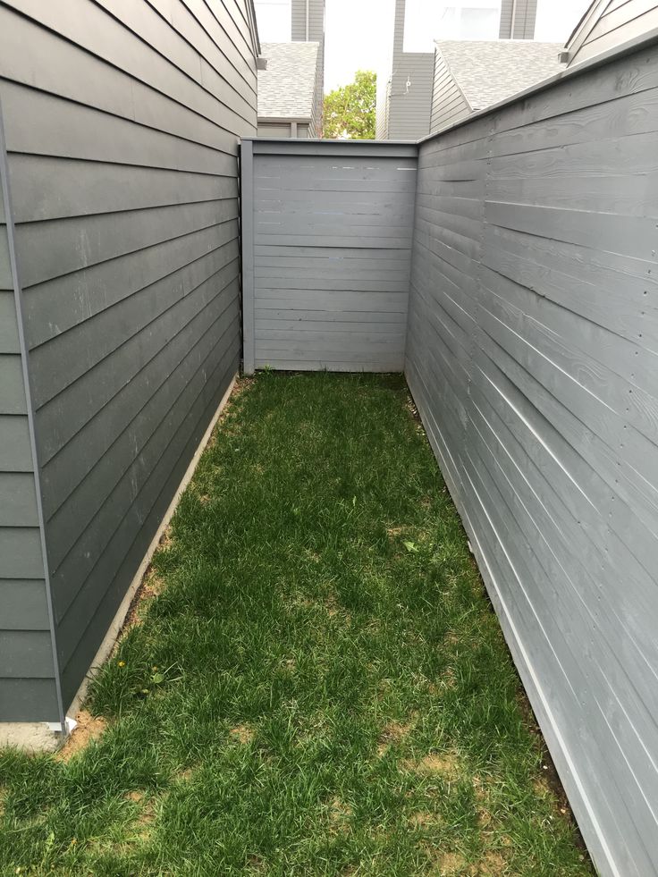 before side of garage | Landscaping inspiration, Backyard, Outdoor decor