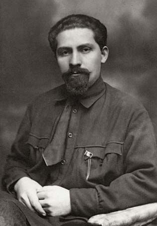 a biography of joseph stalin the leader of the communist party of the soviet union Joseph stalin - powerful communist leader of the soviet union joseph stalin was a powerful communist leader in the early years of the soviet union he was a dictator who terrorized the population and sent many people to prisons and labour camps . a biography of joseph stalin the leader of the communist party of the soviet union Joseph stalin - powerful communist leader of the soviet union joseph stalin was a powerful communist leader in the early years of the soviet union he was a dictator who terrorized the population and sent many people to prisons and labour camps .