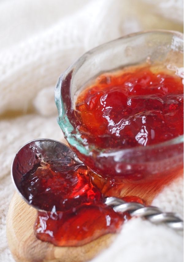 easy rowan redcurrant jelly recipe perfect with roast chicken and meat on sandwiches and easy rowan redcurrant jelly recipe perfect with roast chicken and meat on sandwiches and