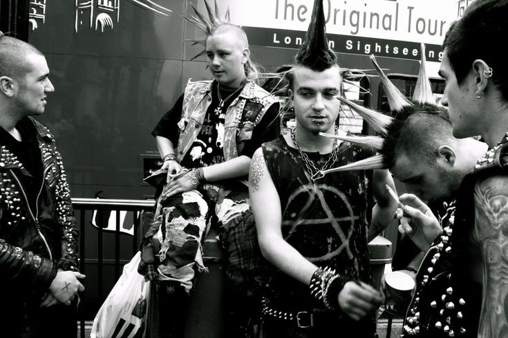 Doku: Yangon Calling - Punk in Myanmar Punk, Punk scene, Punk fashion