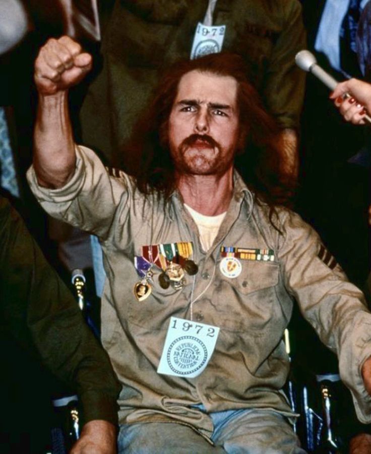 Tom Cruise en “Nacido el 4 de julio”, 1989 | Tom cruise, 4 de julio, Julio