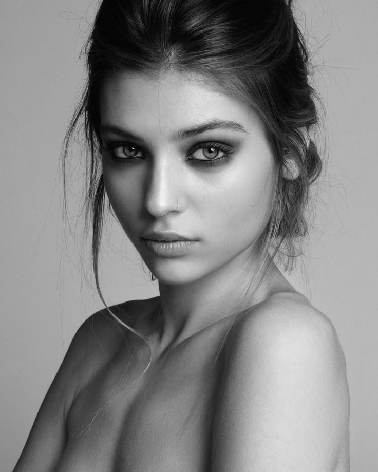 magdalena zalejska Portrait girl, Face photography, Black and white ...