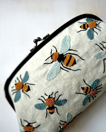 Besticktes Portemonnaie mit Bienen – super schön! l Embroidered Coin Purses # s… Besticktes Portemonnaie mit Bienen – super schön! l Embroidered Coin Purses # s…
