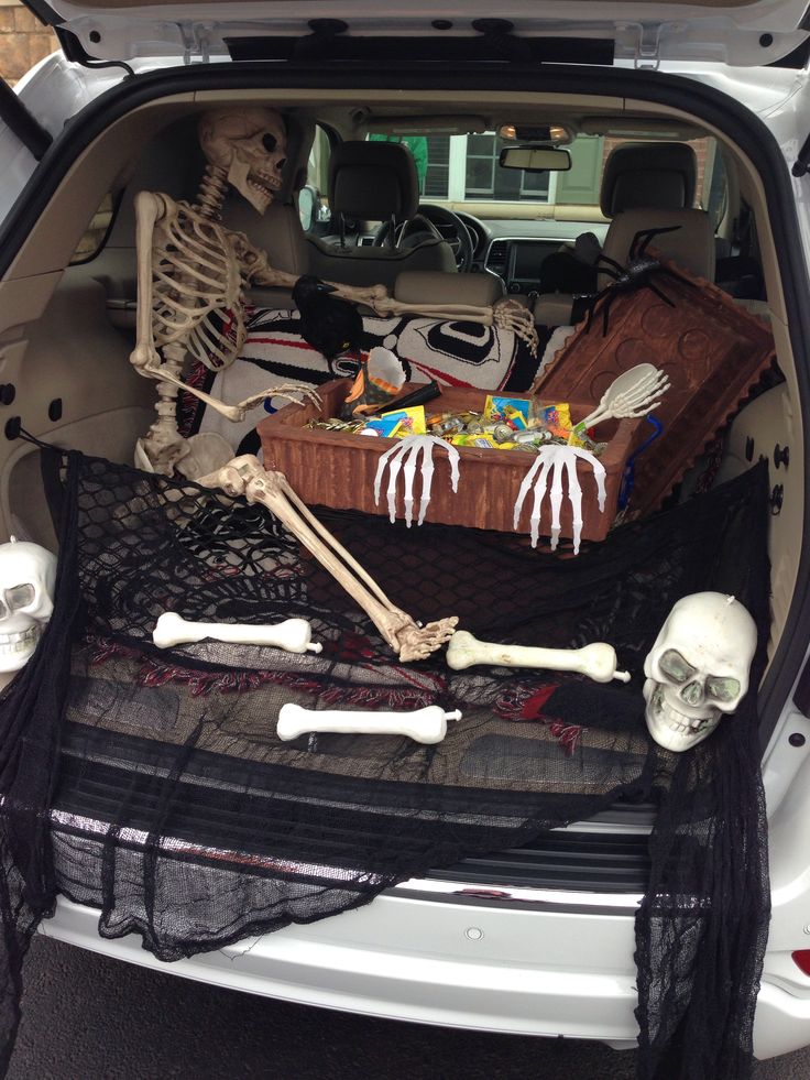 30 best Trunk or Treat Ideas images on Pinterest | Halloween prop ...