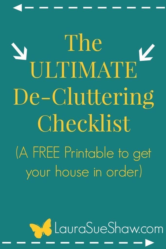 The ULTIMATE De-Cluttering Checklist - this free printable will walk you through cleaning out your house step-by-step. Such a pretty printable to help get my house in order! #decluttering #decluttermyhouse